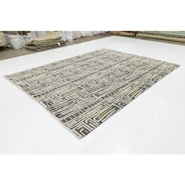 Modern Geometric Wool Area Rug - Abstract Maze Pattern in Charcoal and Cream For Sale - Image 11 of 11