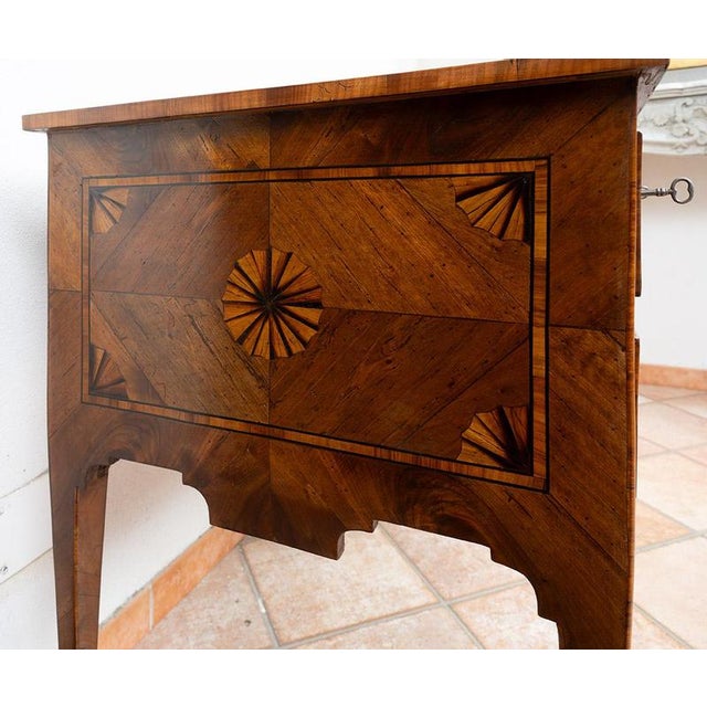 Antique Louis XVI Neapolitan Center-of-the-Room Desk in Walnut Burl, 18th Century For Sale - Image 4 of 6