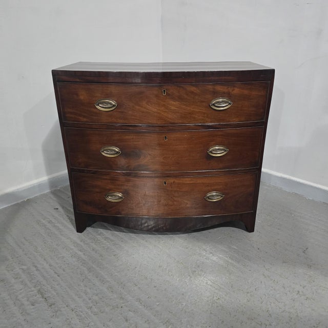 Small Georgian Chest of Drawers, 1790 For Sale - Image 4 of 11