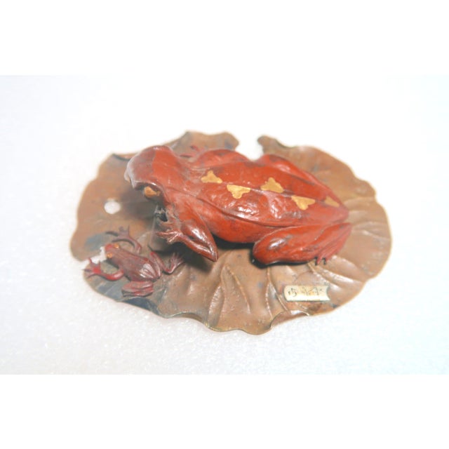 Late 19th Century Meiji Period Japanese Gold and Silver Inlaid Bronze Frog Group (Clip) For Sale - Image 4 of 16