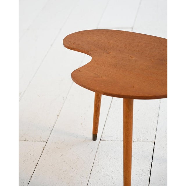 1950s Coffee Table with Organically Shaped Top in Teak and Brass, 1950s-1960s For Sale - Image 5 of 10