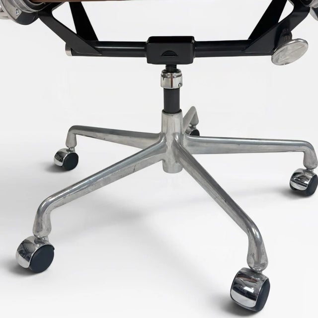 Metal Eames for Herman Miller Aluminum Group Soft Pad Management Chair - Brown Leather For Sale - Image 7 of 11