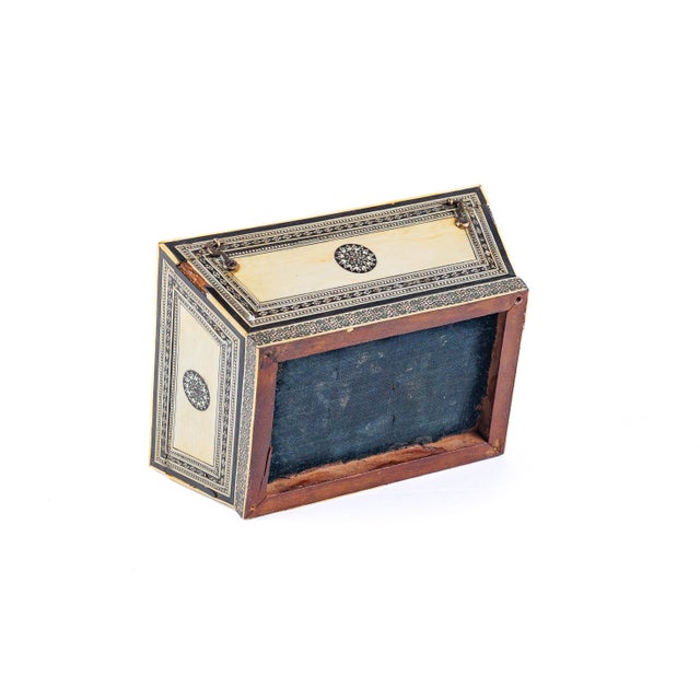 Antique Anglo-Indian Sadeli Mosaic Bone Box, Sarcophagus Form, 19th C. For Sale - Image 4 of 6