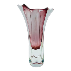 1970s Handcrafted Pink Vase in Murano Glass. Made in Italy