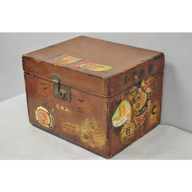 Late 19th Century Late 19th Century English Art Deco Brown Leather Travel Case Suitcase W/ Cunard Stickers & Top Hat For Sale - Image 5 of 18