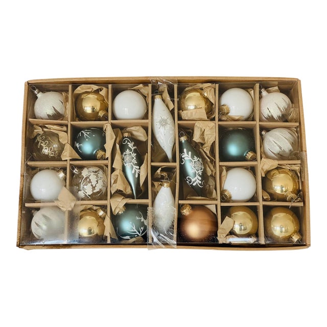 Reduced-Large Set Vintage American Mercury Glass Christmas Ornaments Box For Sale