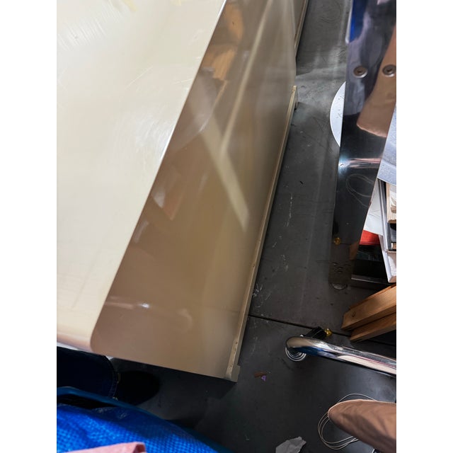 Cream 1980s Postmodern Lacquered Pair of Night Stands For Sale - Image 8 of 10