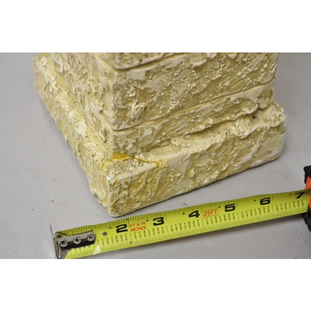 White Vintage Italian Modern Hollywood Regency Cast Plaster Obelisk Pyramid Table Lamp For Sale - Image 8 of 12