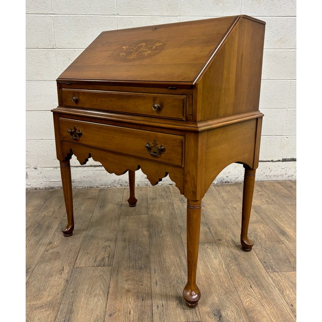 Queen Anne Vintage Davis Cabinet Co Chippendale Queen Anne Style Slant Front Secretary Desk For Sale - Image 3 of 16