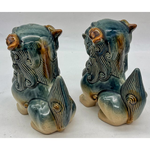 Pair of Mid-Century Ceramic Foo Dogs (Shishi / Guardian Lions) For Sale - Image 4 of 9