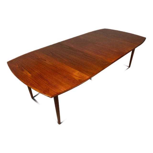 Danish Mid-Century Modern Extension Dining Table in Teak Attributed to Harry Østergaard for Randers Møbelfabrik, Denmark, C. 1960s For Sale