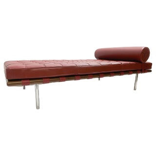 Barcelona Daybed in Burgundy Leather attributed to Ludwig Mies Van Der Rohe for Knoll, 1990s For Sale