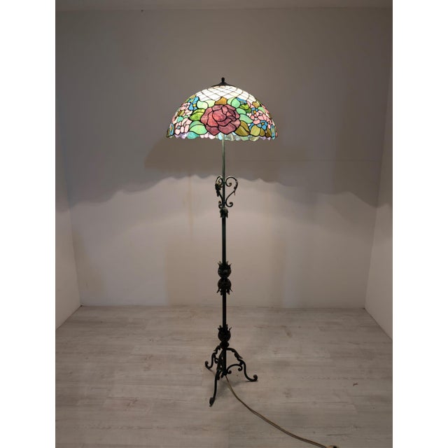 Tiffany-Style Floor Lamp in Metal For Sale - Image 12 of 18