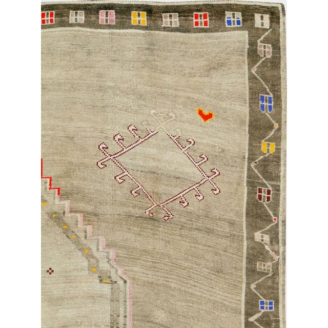 Tribal Galerie Shabab Collection Mid-20th Century Turkish Anatolian Carpet For Sale - Image 3 of 10