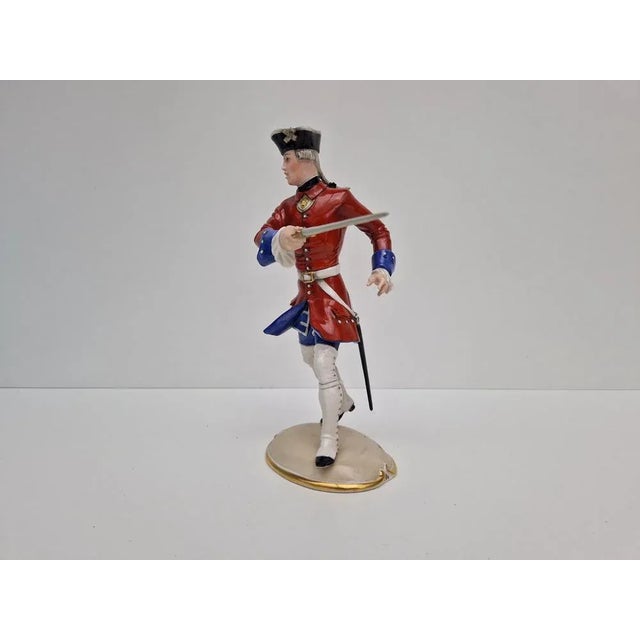 Fencing officer by Hanns Goebl for Nymphenburg. "Service de France, officer du regiment de Jennes 1751-1762. The figure...