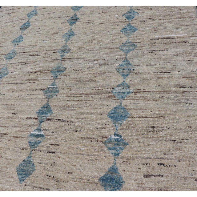 Casual Modern Rug in Creams and Blue Tones and Minimalist Design 5'9 X 9'3 For Sale In Atlanta - Image 6 of 13