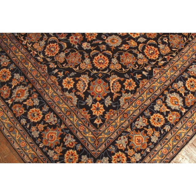 Middle Eastern Rug in Wool For Sale - Image 9 of 11