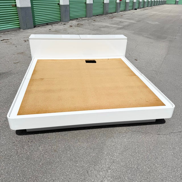 Postmodern Postmodern White Gloss Laminate King Size Platform Bed With Storage Headboard For Sale - Image 3 of 11