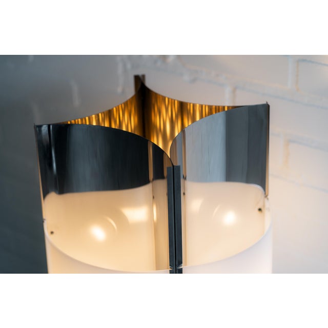 Italian Space Age Table Lamp, 1970, in Very Good conditions. Designed 1970 to 1979 I have official proof of authenticity...