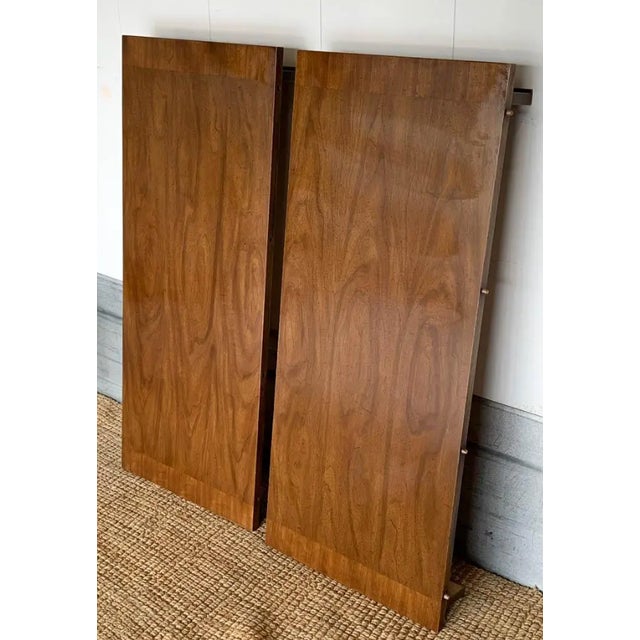 Mid-Century Modern Mid Century John Stuart Pedestal Table With Two Leaves, Signed For Sale - Image 3 of 11