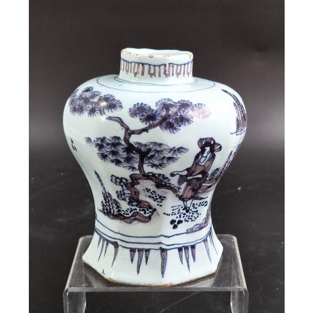17th Century Antique Dutch Blue and Manganese Octagonal Baluster Vase from Delft, 1680 For Sale - Image 5 of 13