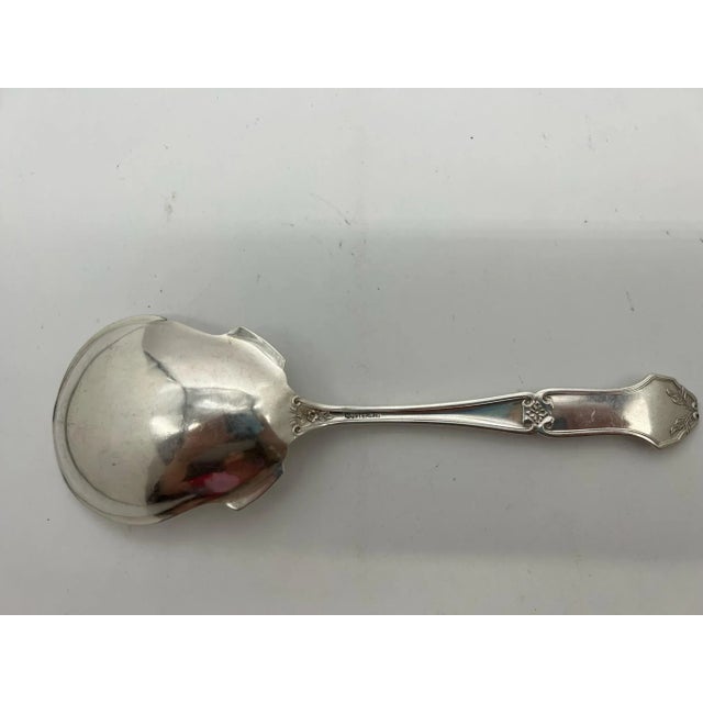 Traditional Antique Circa 1909 International Silver Sterling Silver, La Rochelle Large Berry Spoon For Sale - Image 3 of 7