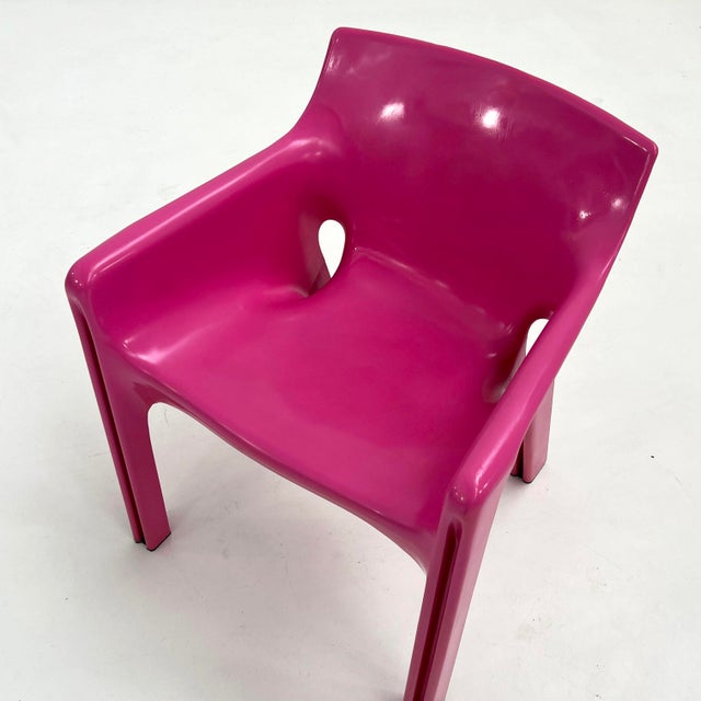 Mid-Century Modern Pink Gaudi Armchair by Vico Magistretti for Artemide, 1984 For Sale - Image 3 of 11