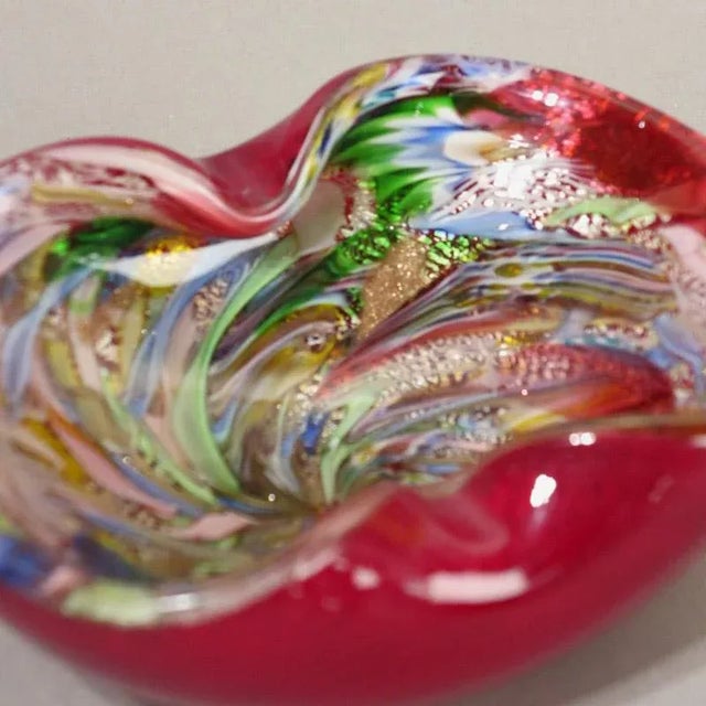 Vintage Glass Bowl by Dino Martens for Aureliano Toso , in Flawless conditions. Designed 1950 to 1959