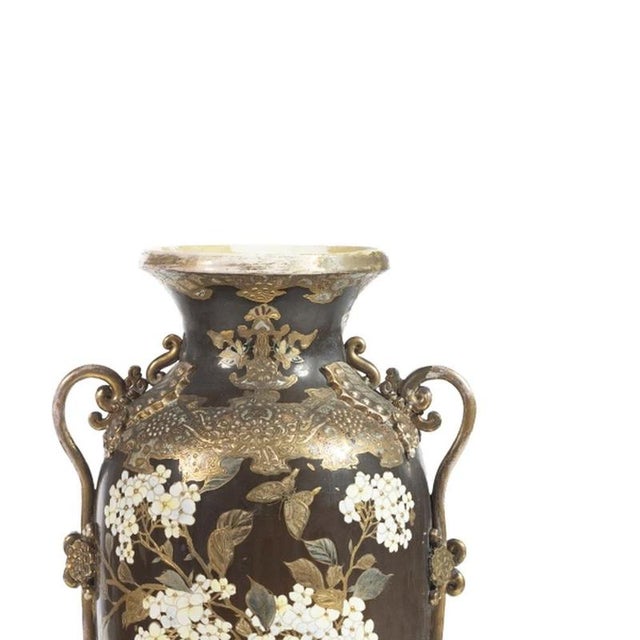 Large 17th Century Japanese Porcelain Vases, Set of 2 For Sale - Image 4 of 6