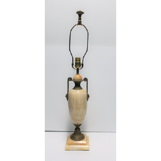 Mid-Century Onyx Marble Ormulu Brass Lionhead Table Vase Lamp, in Regency Style For Sale - Image 10 of 10