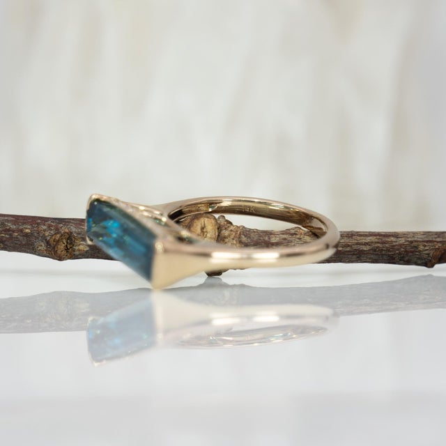 6.5cts Blue Zircon Solitaire Ring: Solid 14k Gold, Emerald Cut, Size 6.75 For Sale - Image 9 of 9