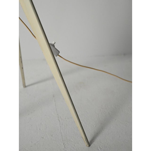 Scandinavian Tripod Floor Lamp in White Lacquered Wood, 1950s For Sale - Image 9 of 10