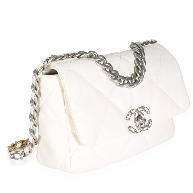 Traditional White Quilted Lambskin Small Chanel 19 Flap Bag For Sale - Image 3 of 8