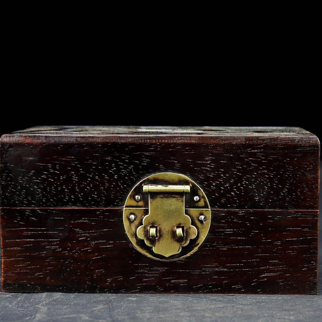 1980s Hardwood Jewelry Box With Mother of Pearl Inlay & Brass Lock, Chinoiserie Keepsake Box For Sale In Los Angeles - Image 6 of 9