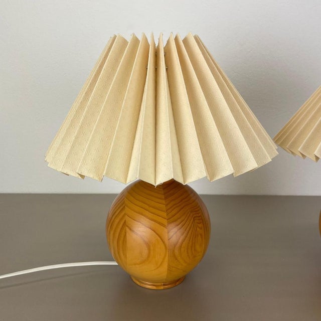 Pine Ball Table Lights, Sweden, 1970s, Set of 2 For Sale - Image 3 of 18