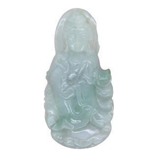 Jade Sitting Kwan Yin - Bodhisattva - Goddess of Mercy Jade Pendant For Sale