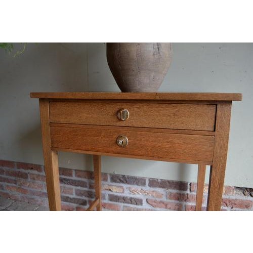 20th-century Dutch oak plant table, side table, console table, and occasional table. Height: 77 cm. Width: 61 cm. Depth:...