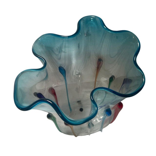Elegant late 20th century Italian Murano glass vase by Enrico Cammozzo, signed and retaining its original Vetro Artistico...