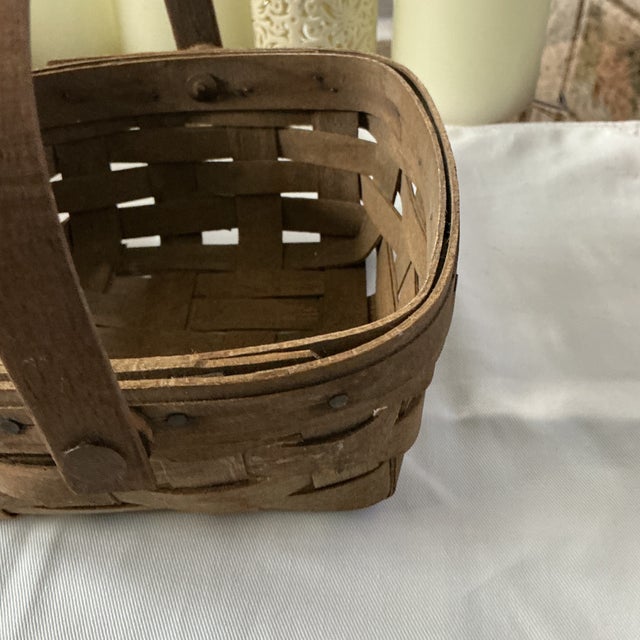 Longaberger Signed Vintage Medium Berry Basket, Hand Woven Maple Wood, 1980s For Sale In Chicago - Image 6 of 18