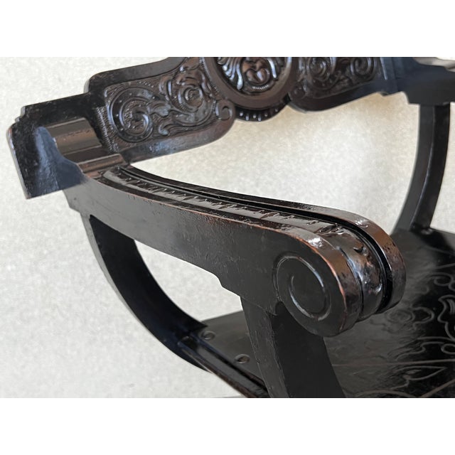 Wood 19th Century Pair of Carved Walnut Tooled Leather Savonarola Bench or Settee For Sale - Image 7 of 9