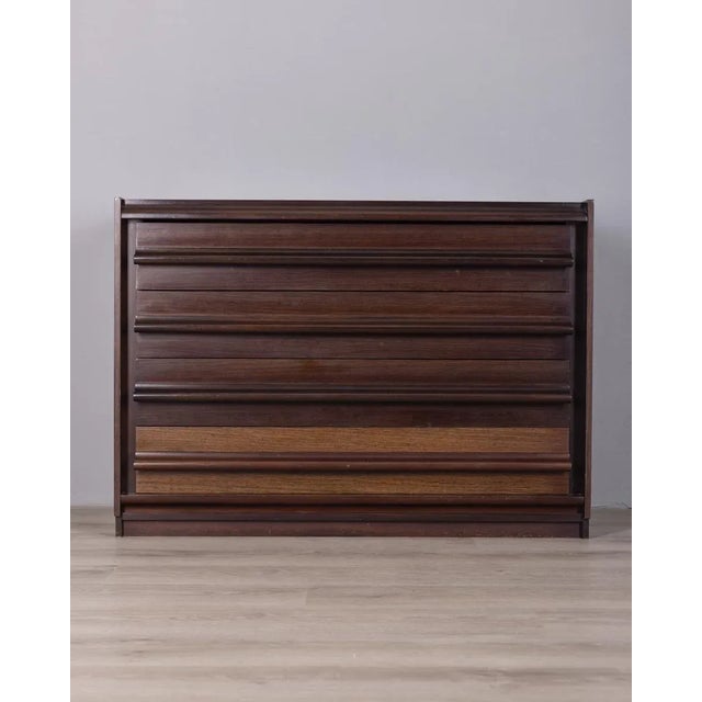 Walnut chest of drawers, with four drawers, Italian design, 1960s.