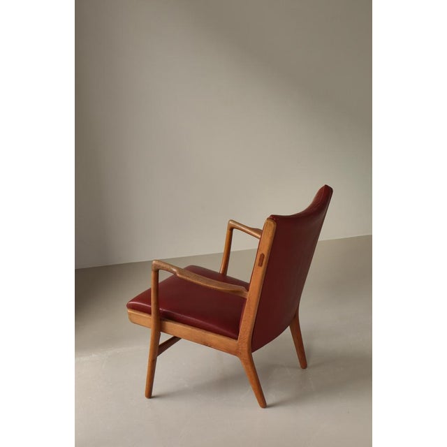 Scandinavian Modern AP-16 Lounge Chair in Oak and Leather attributed to Hans J. Wegner for A.P. Stolen, 1950s For Sale - Image 13 of 18