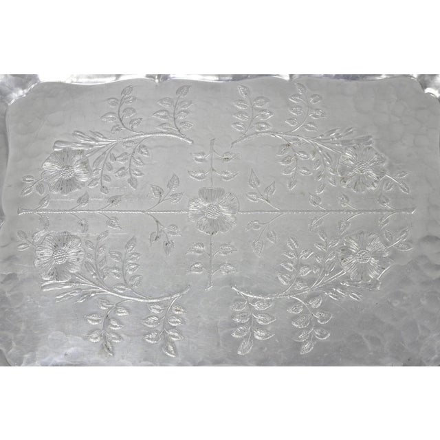 Victorian Vintage Victorian Continental Silver Co "Wild Rose" 1055 Hammered Aluminum Tray For Sale - Image 3 of 13