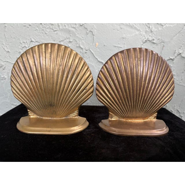 Art Deco Vintage Brass Scallop Shell Bookends by Andrea by Sadak – Nautical Art Deco Set of 2 For Sale - Image 3 of 8