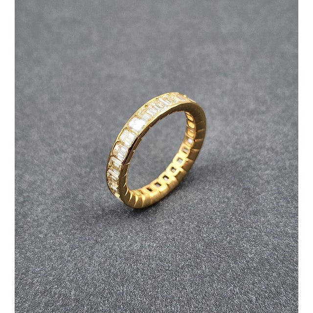 3.25 Ct Natural Yellow Emerald Cut Diamond Eternity Ring Size 7 For Sale - Image 4 of 8