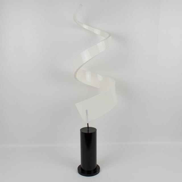Kinetic Lucite Plexiglass Obelisk Sculpture, circa 1970 For Sale - Image 9 of 12