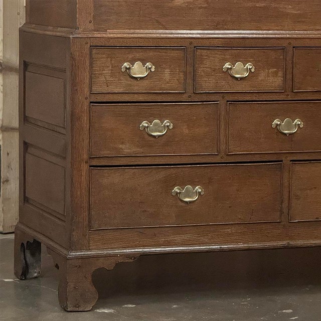 Wood 18th Century Georgian Period English Oak Linen Press For Sale - Image 7 of 18
