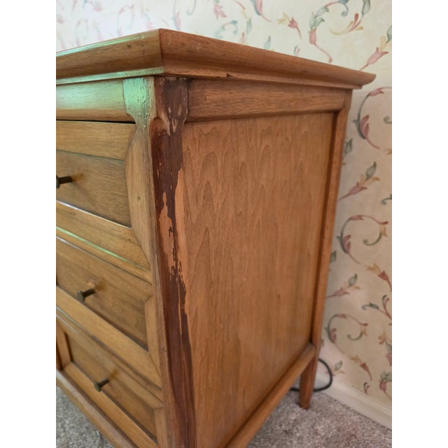 Tomlinson Mid-Century Modern Tomlinson "Sophisticate" Pecan & Butternut Dresser Bachelor's Chest For Sale - Image 4 of 16