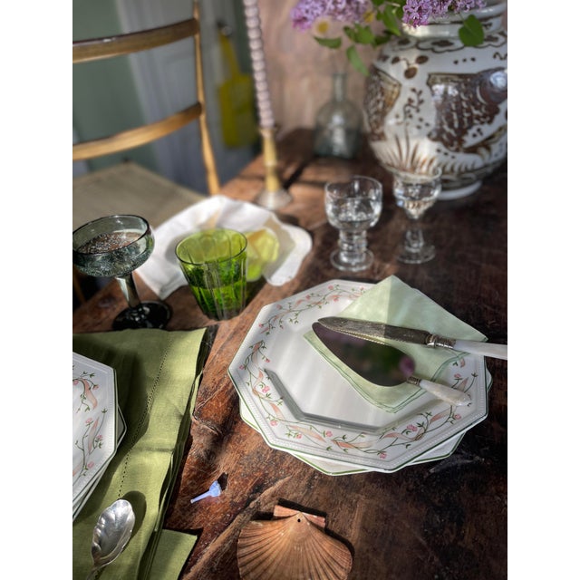 Ceramic 1980s English Johnson Brothers Eternal Beau Dinner Plates - Set of 8 For Sale - Image 7 of 12