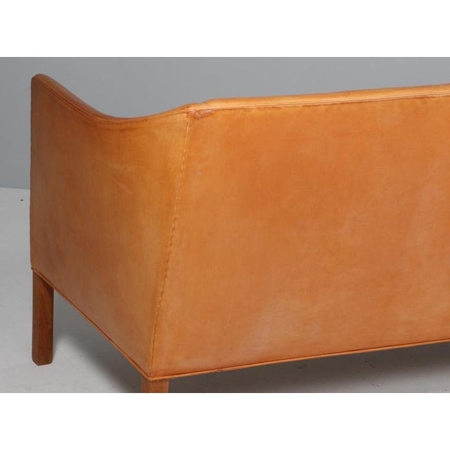 Three Seat Sofa in Natural Leather by Ejner Larsen & Aksel Bender Madsen, 1970 For Sale - Image 9 of 11